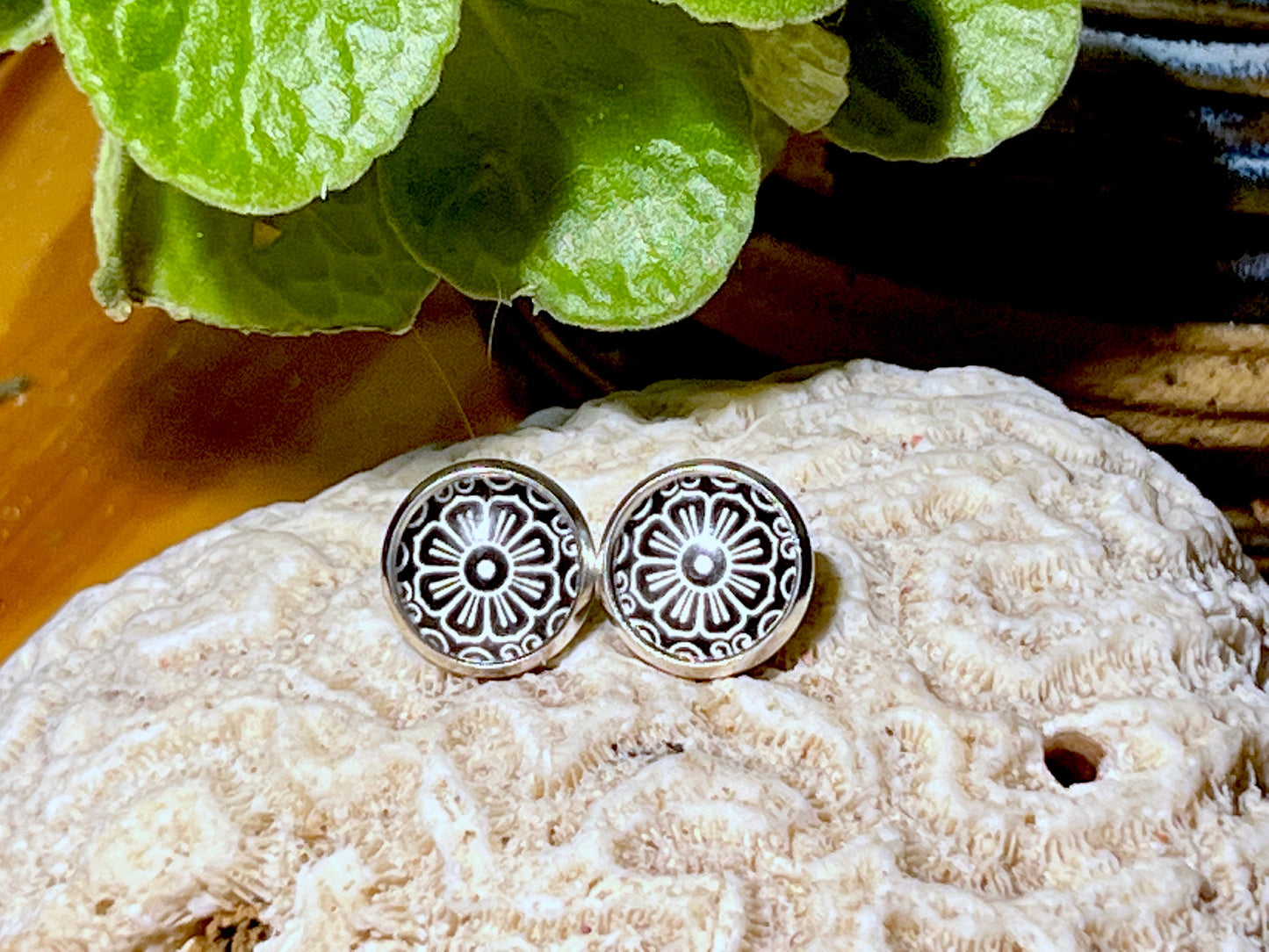 Shadow Daisy Mandala Earrings