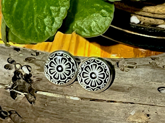 Shadow Daisy Mandala Earrings