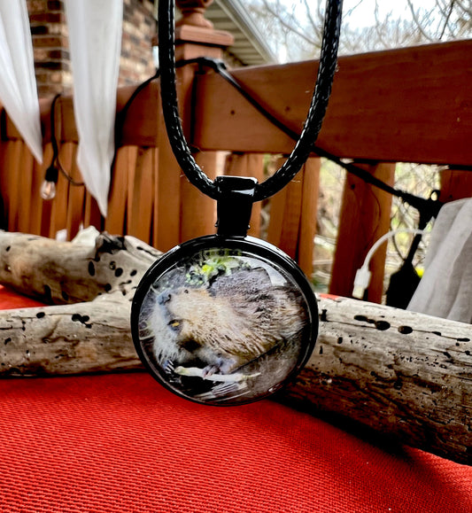 Beaver Pendant (with choice of chain)